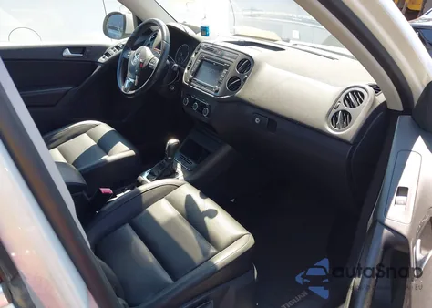 2012 Volkswagen Tiguan Se z USA, uszkodzony, nr VIN WVGBV7AX7CW527271